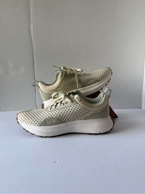 Hilma sneakers The Everywhere Trail Running  shoes Women 9.5  Fit One No Box New